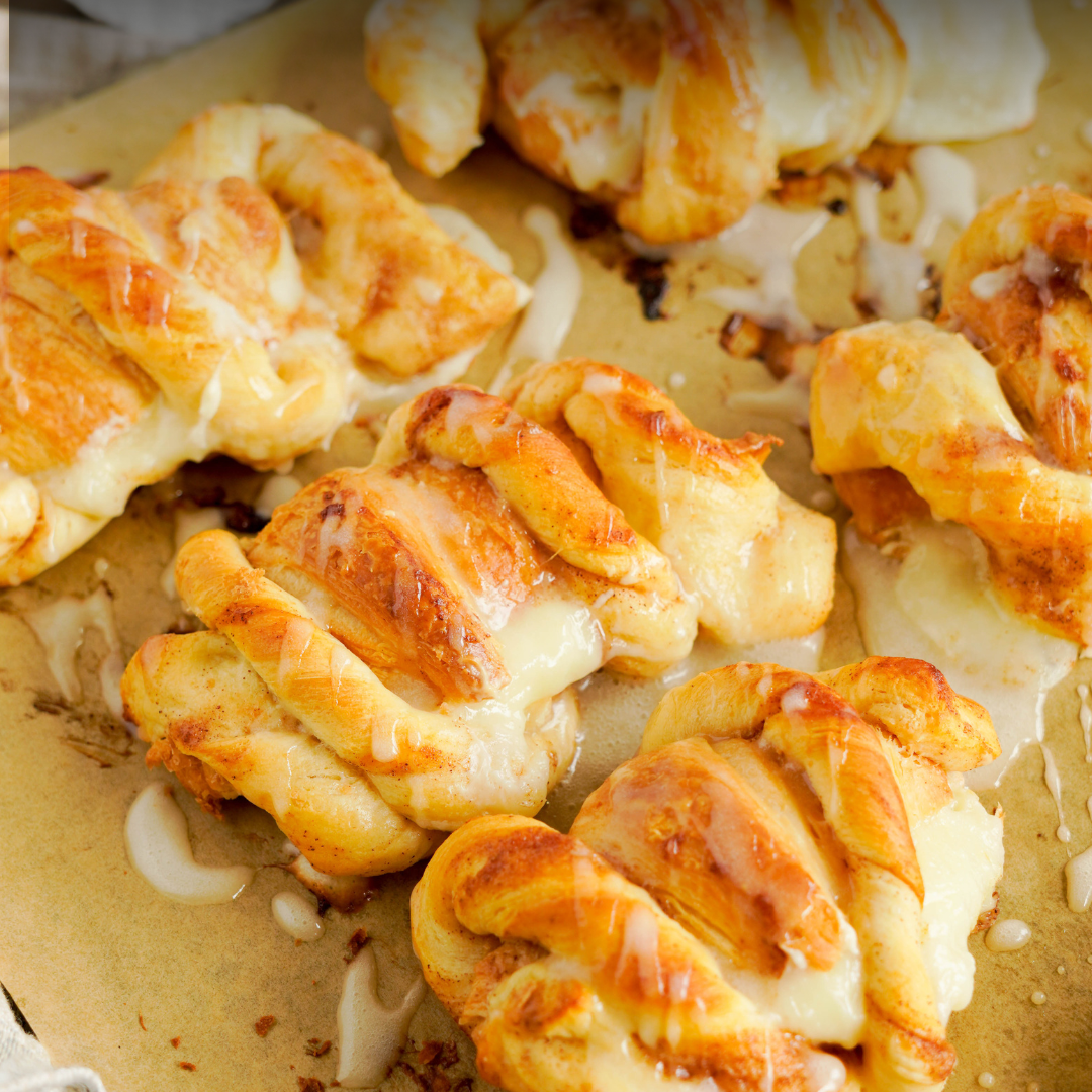 STUFFED Cinnamon Roll Croissants!